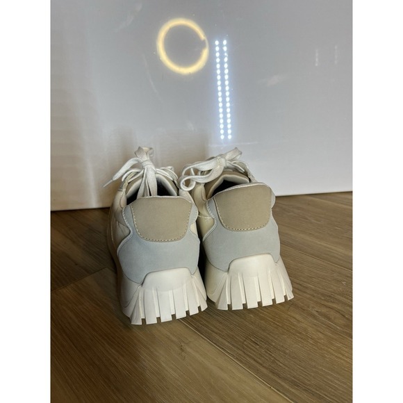 MIA Woman's Sneakers, Like New‎ Never Worn, Size 7.5 Cream - Picture 5 of 6